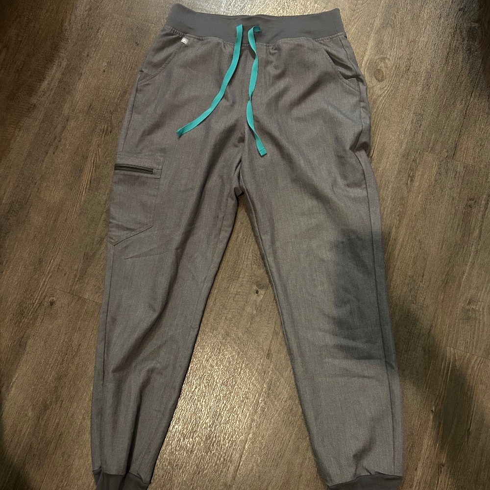 FIGS- Size M- High Waisted Zamora Jogger Scrubs